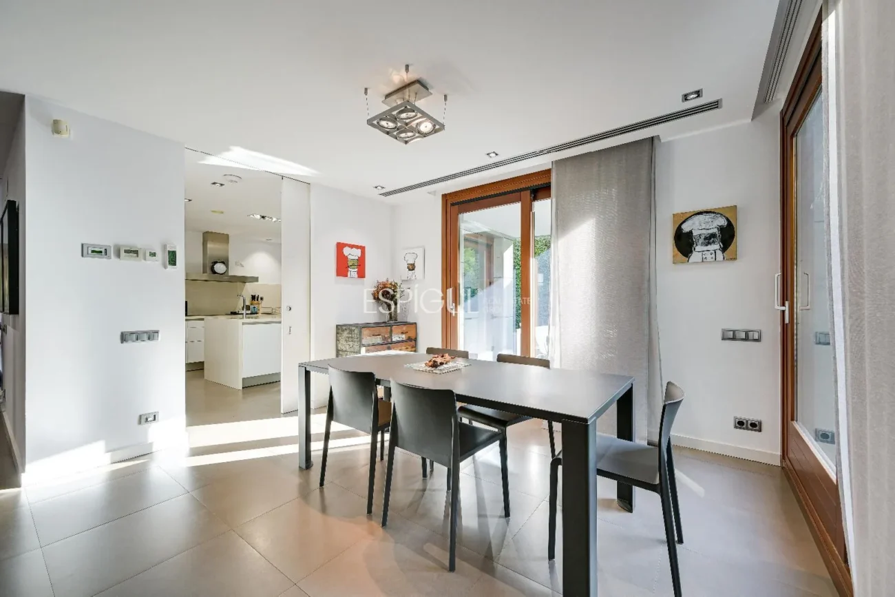 Exclusiva casa de disseny en venda al golf de Sant Cugat