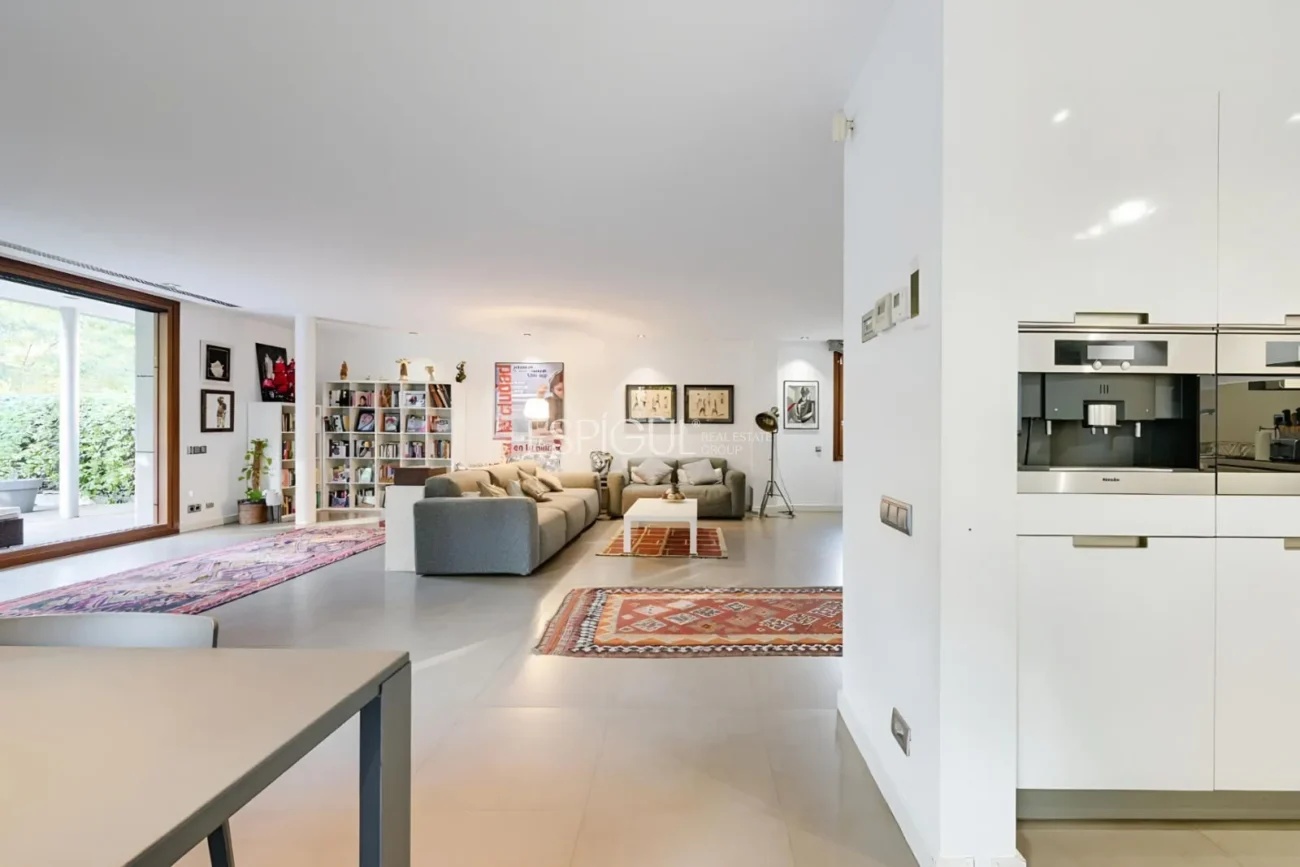 Exclusiva casa de disseny en venda al golf de Sant Cugat