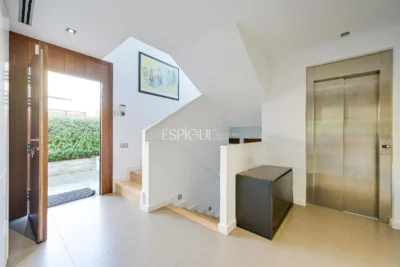 Exclusiva casa de disseny en venda al golf de Sant Cugat