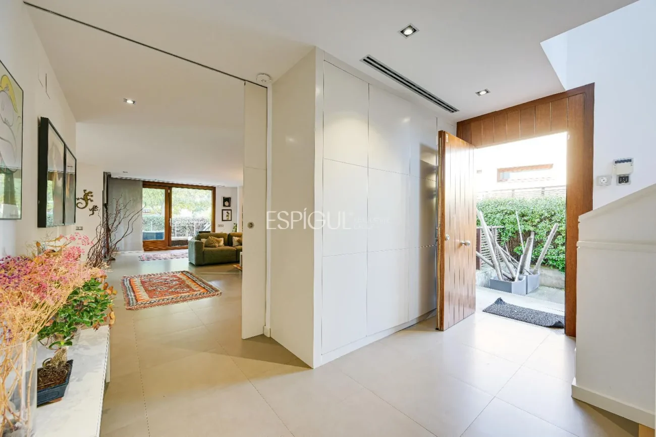 Exclusiva casa de disseny en venda al golf de Sant Cugat