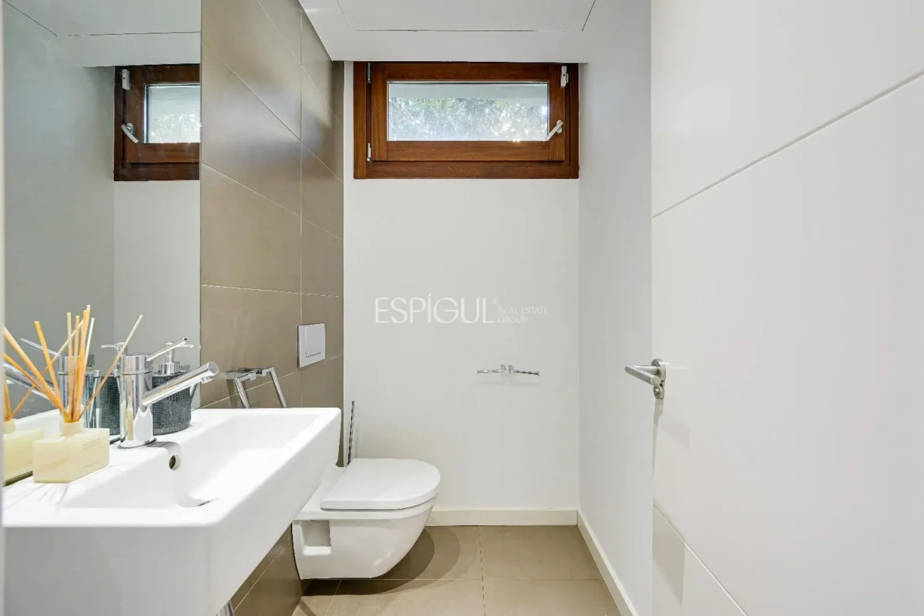 Exclusiva casa de disseny en venda al golf de Sant Cugat