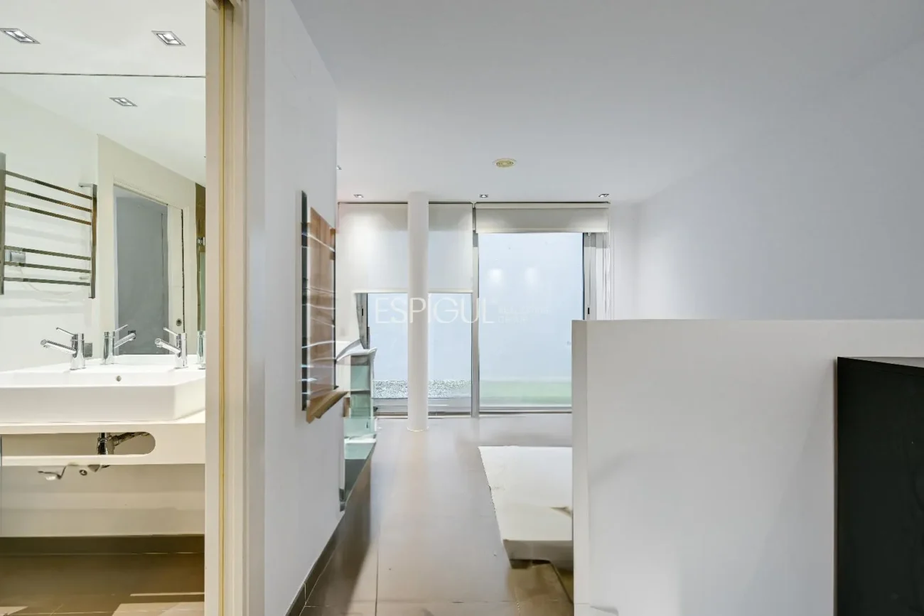 Exclusiva casa de disseny en venda al golf de Sant Cugat