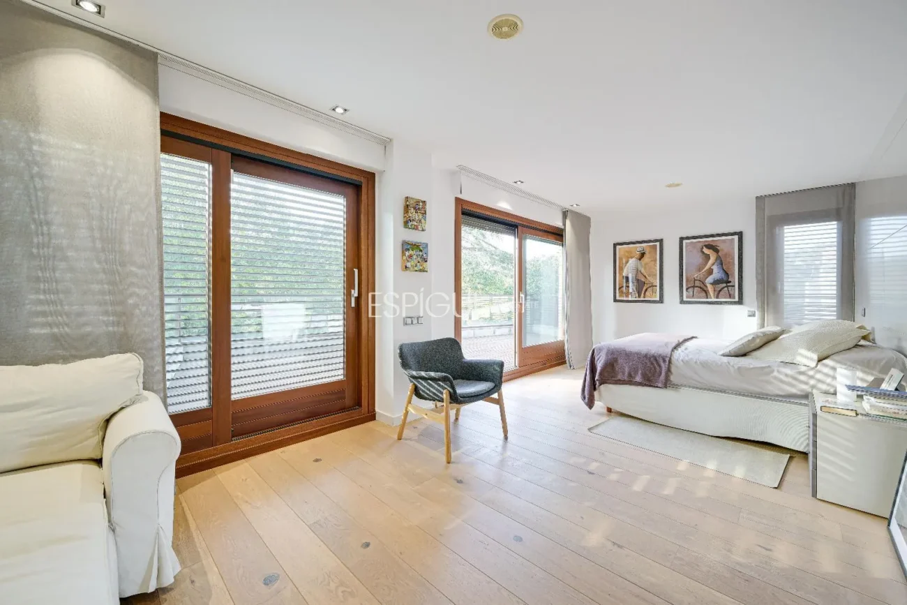 Exclusiva casa de disseny en venda al golf de Sant Cugat