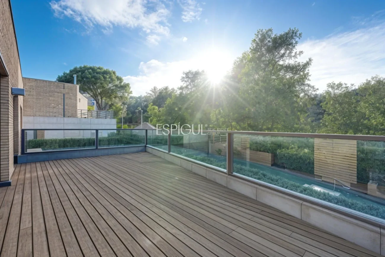 Exclusiva casa de disseny en venda al golf de Sant Cugat