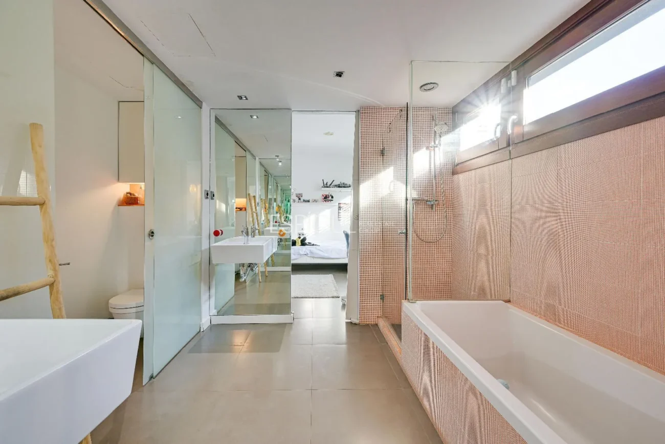 Exclusiva casa de disseny en venda al golf de Sant Cugat