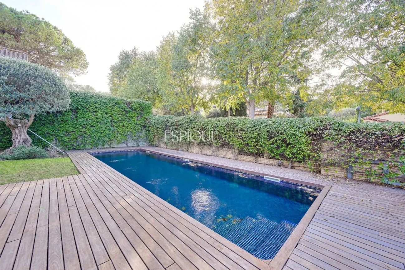 Exclusiva casa de disseny en venda al golf de Sant Cugat