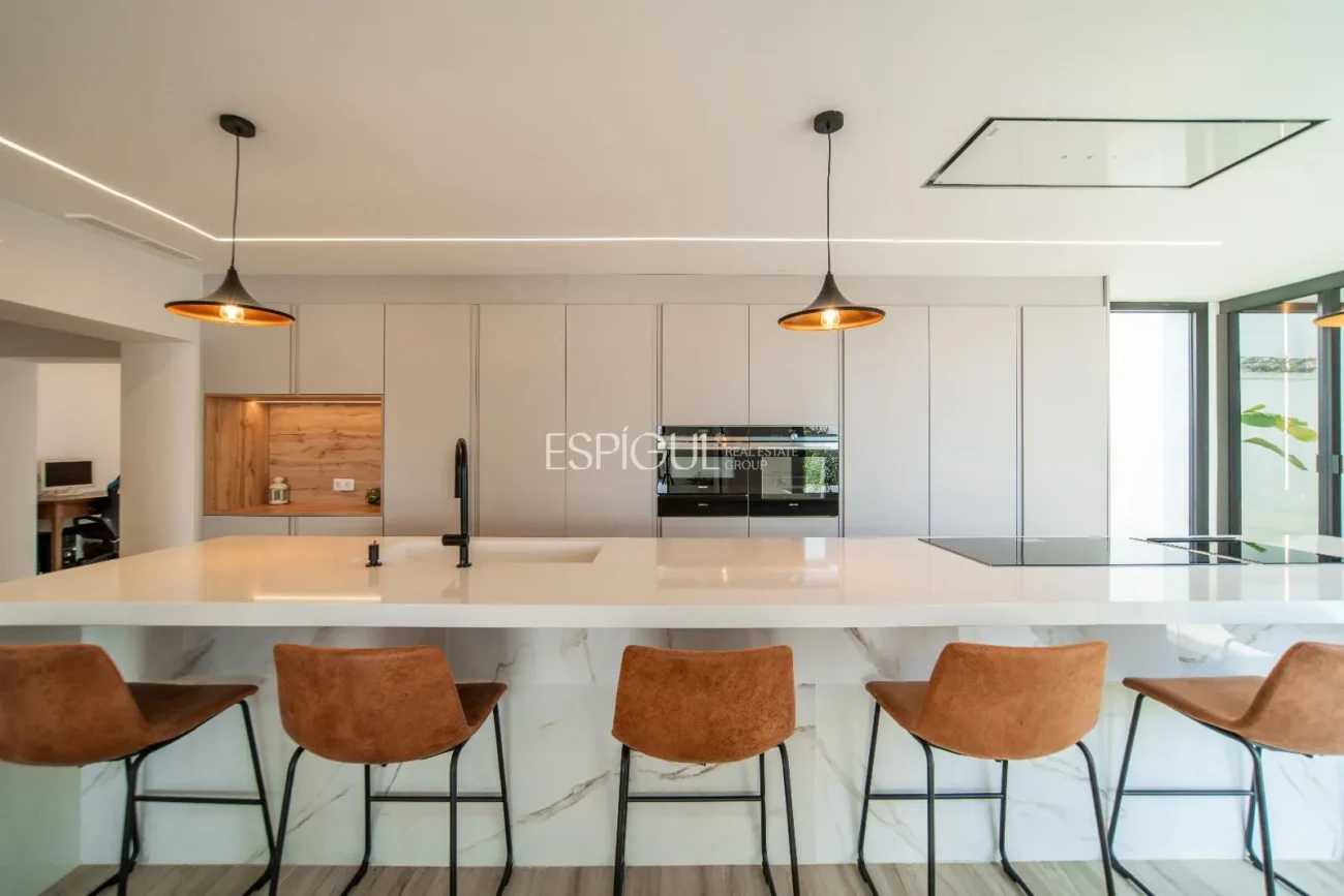 Эксклюзивный отреставрированный дом с отличными характеристиками на поле для гольфа Sant Andreu de Llavaneres