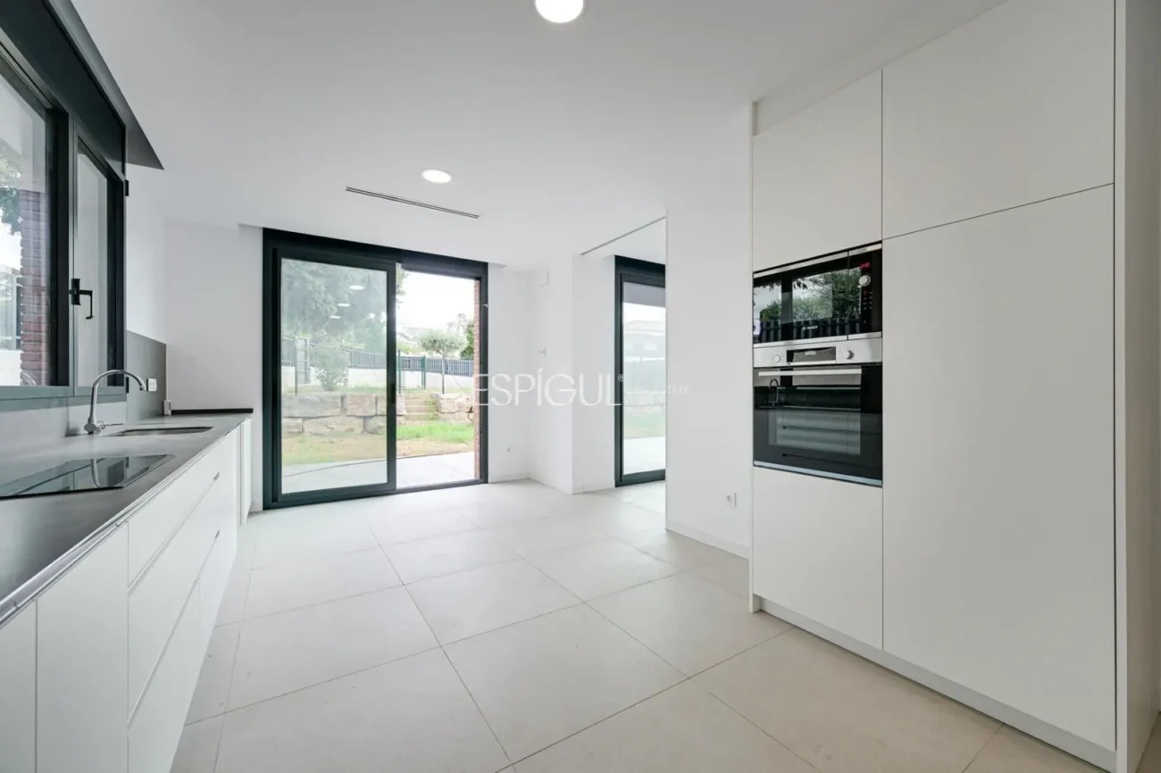 Exclusiva casa unifamiliar de obra nueva en Can Quirze, Mataró