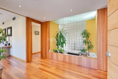 Exclusiva residencia con jardín, piscina y grandes espacios en Sarrià