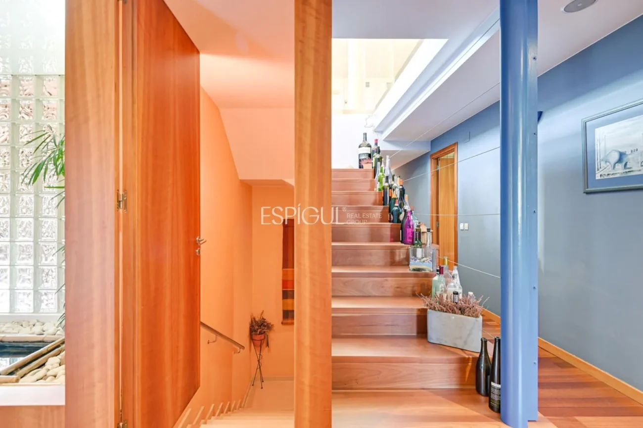 Exclusiva residencia con jardín, piscina y grandes espacios en Sarrià