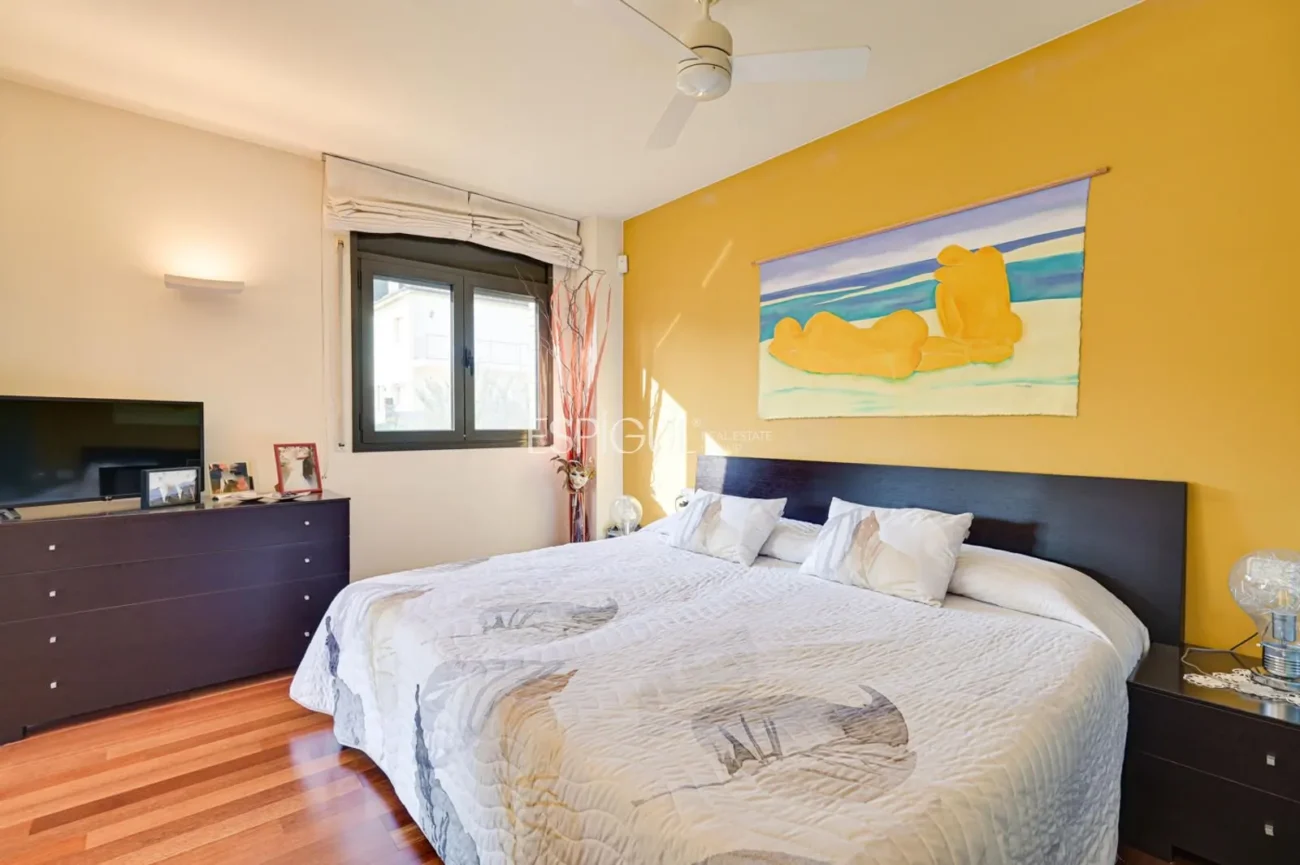 Exclusiva residencia con jardín, piscina y grandes espacios en Sarrià