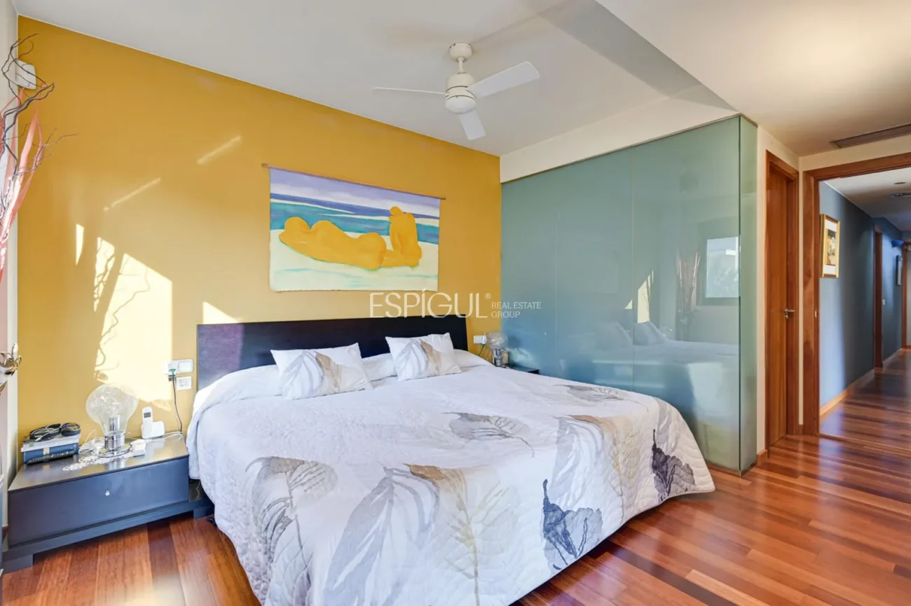 Exclusiva residencia con jardín, piscina y grandes espacios en Sarrià