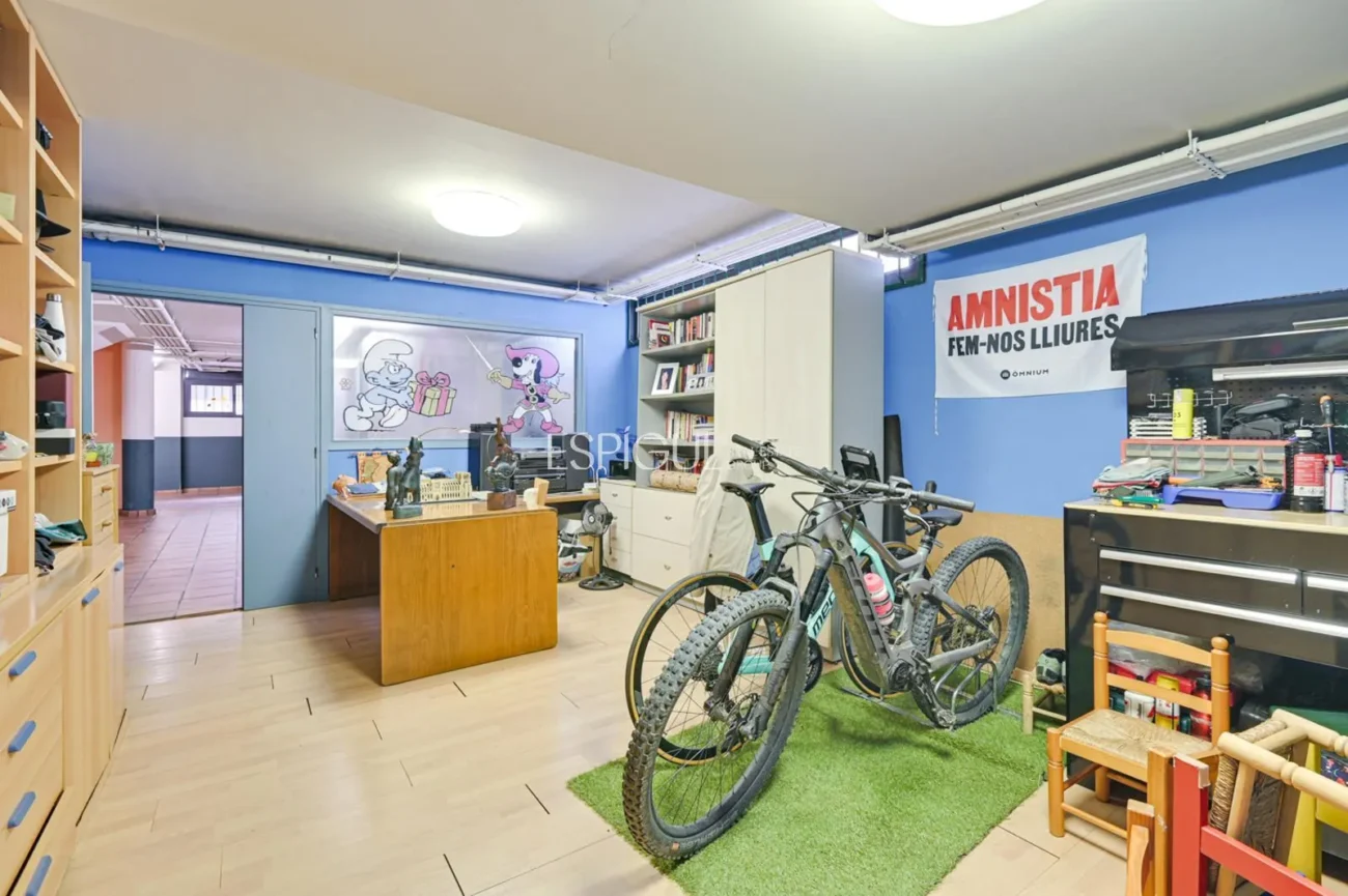 Exclusiva residencia con jardín, piscina y grandes espacios en Sarrià