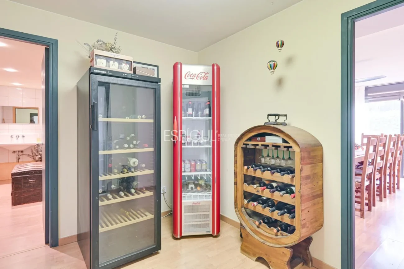 Exclusiva residencia con jardín, piscina y grandes espacios en Sarrià