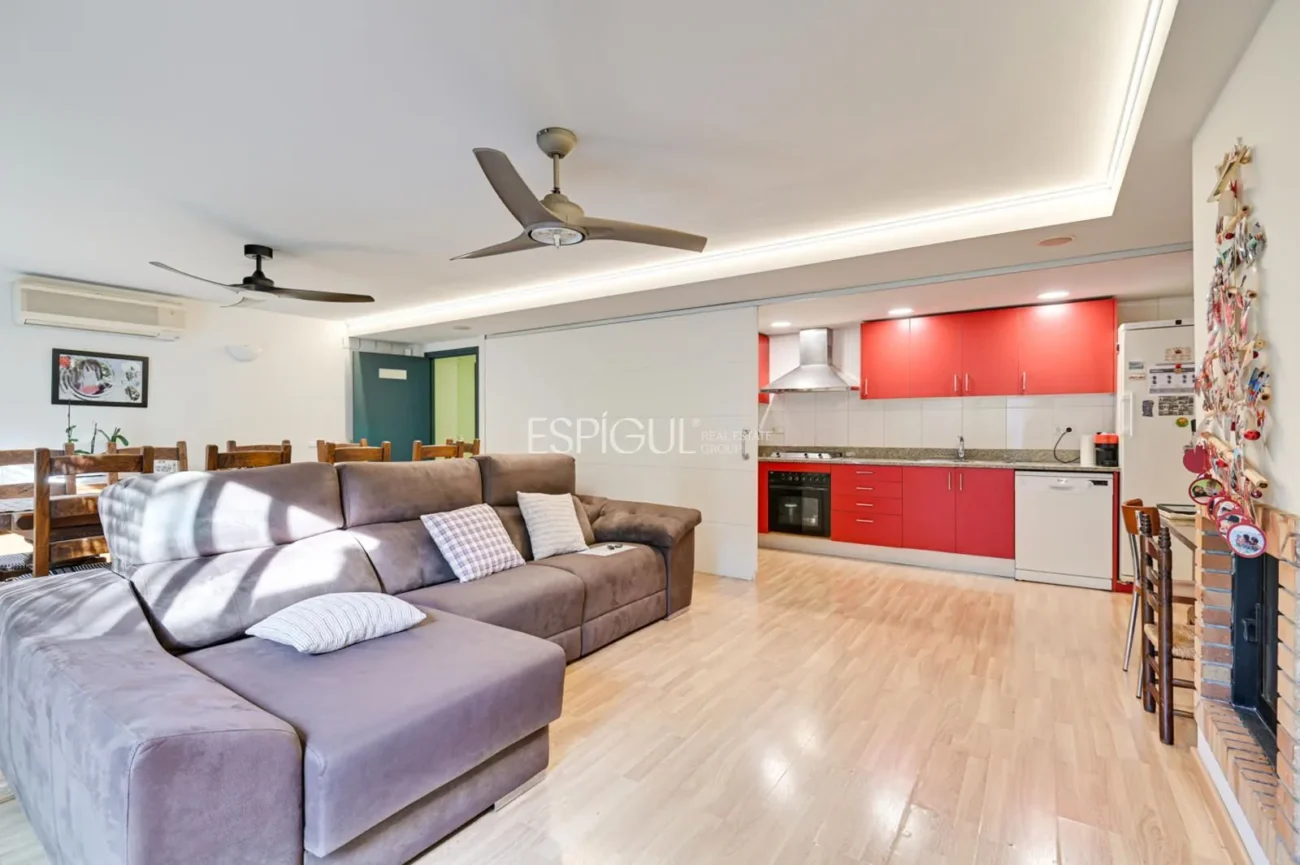 Exclusiva residencia con jardín, piscina y grandes espacios en Sarrià