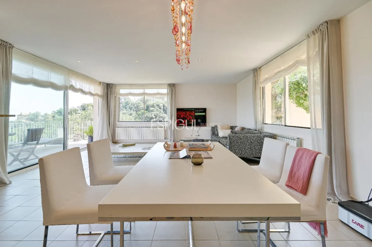 Эксклюзивная вилла с бассейном и панорамным видом в Плайя-де-Аро