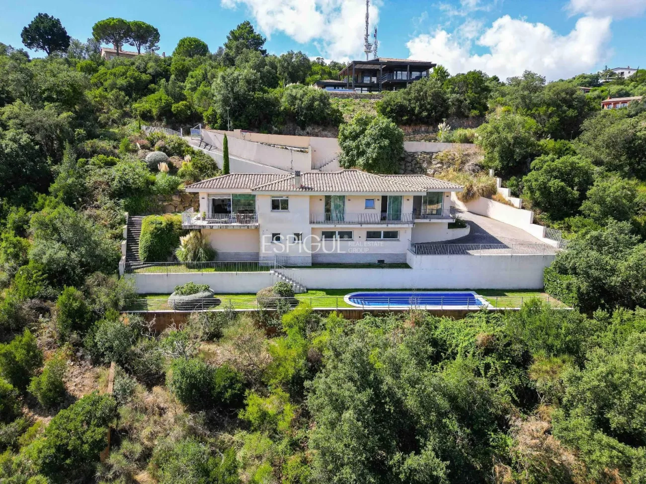 Exclusiva villa con piscina y vistas panorámicas en Playa de Aro
