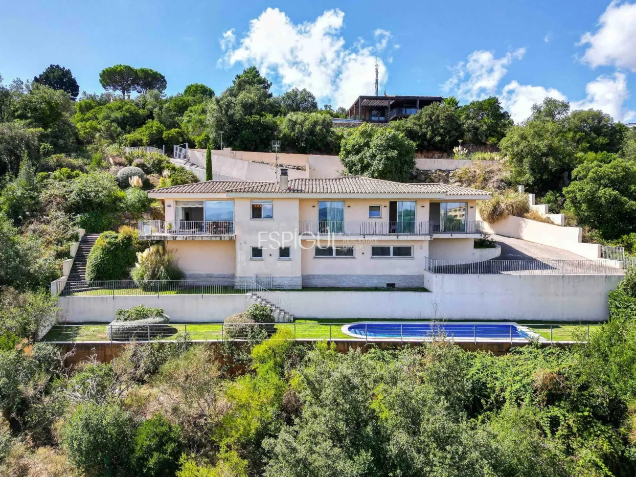 Exclusiva villa con piscina y vistas panorámicas en Playa de Aro