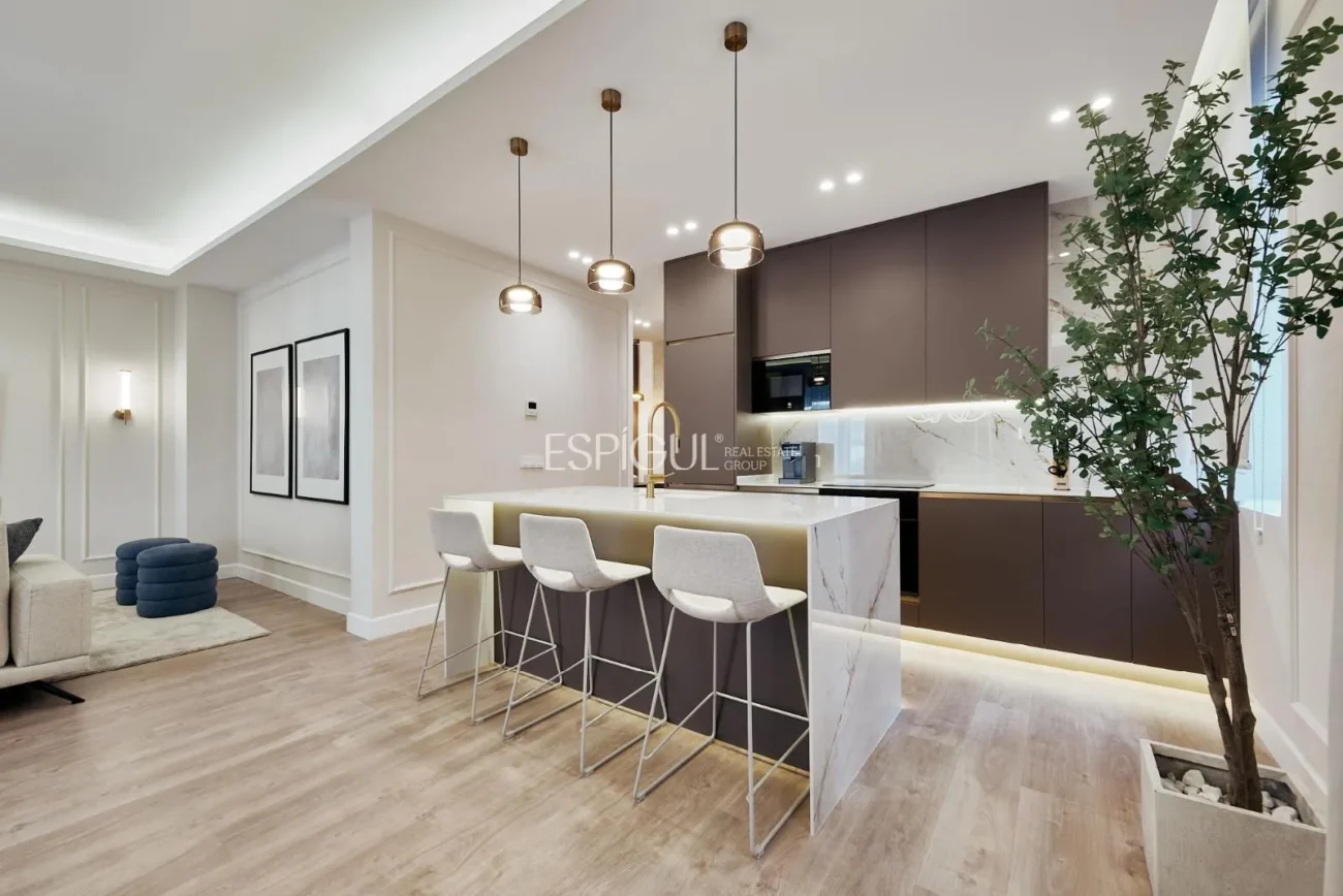 Exclusive Luxury Apartment in Juan Bravo, Salamanca District