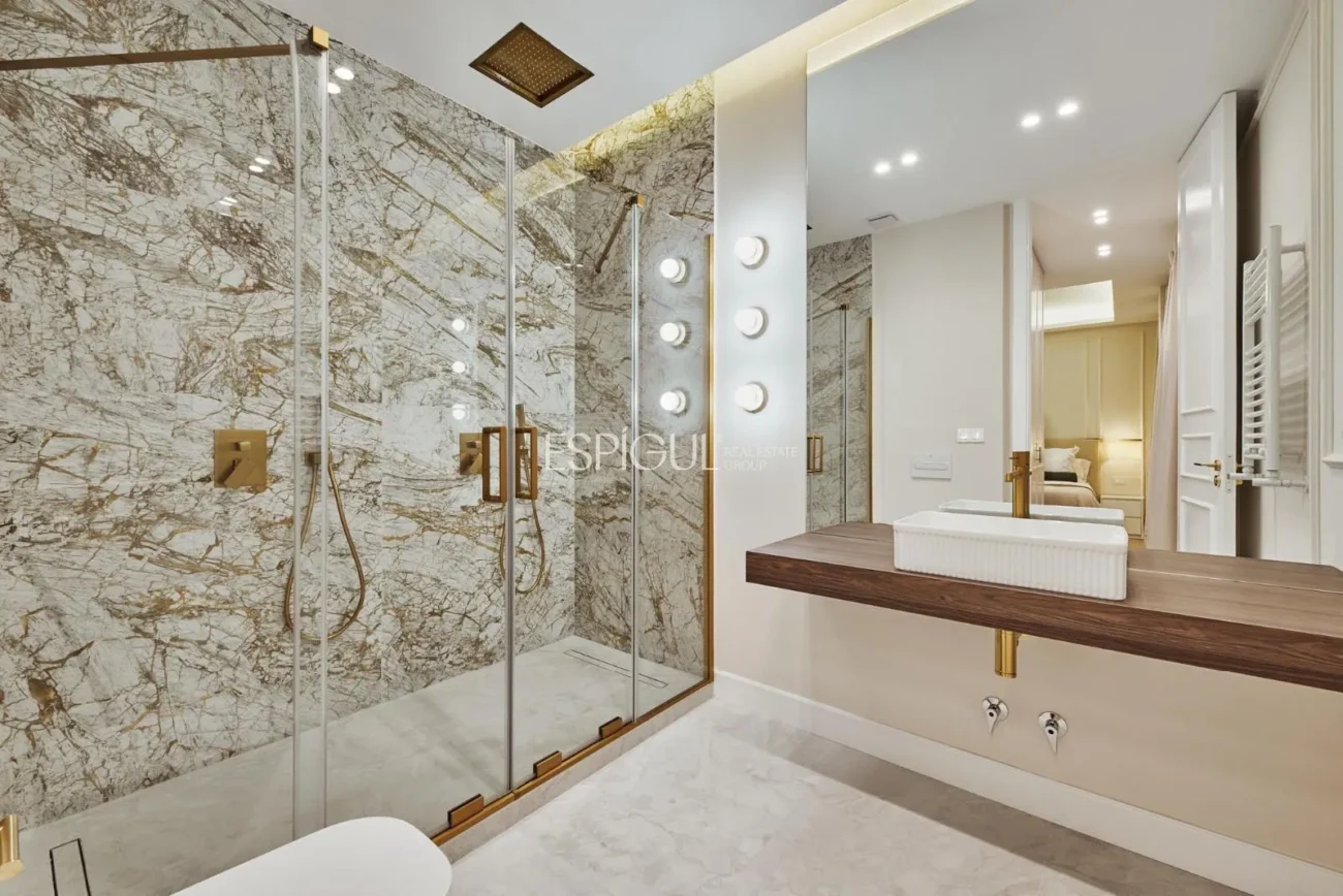 Exclusive Luxury Apartment in Juan Bravo, Salamanca District