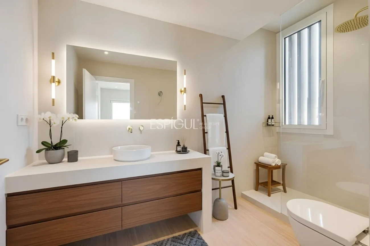 Exclusivo piso reformado con terrazas en Passeig de Sant Joan, Barcelona