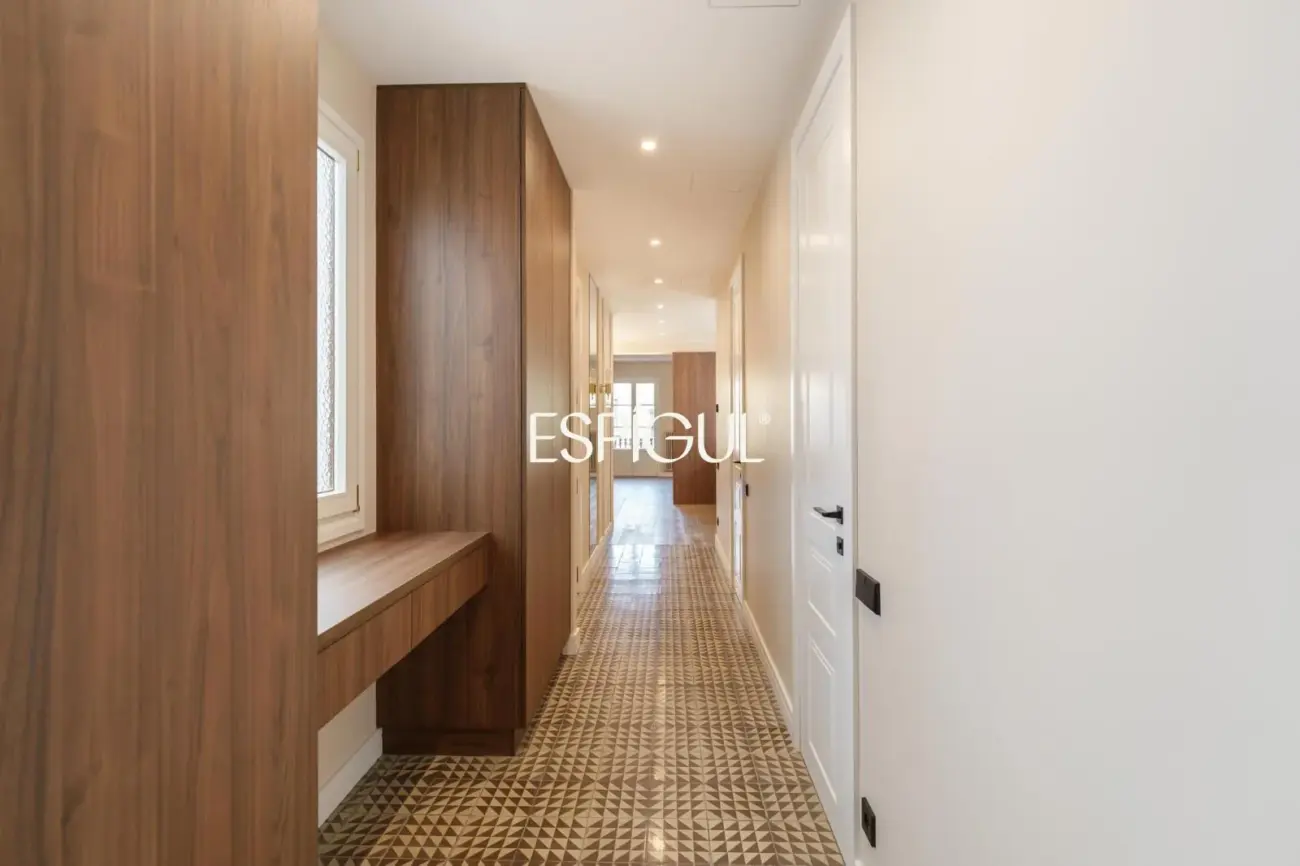 Exclusiu pis reformat en venda al carrer d’Aragó, la Dreta de l’Eixample