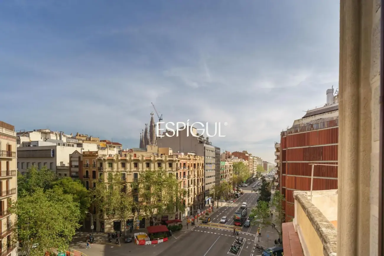 Exclusiu pis reformat en venda al carrer d’Aragó, la Dreta de l’Eixample