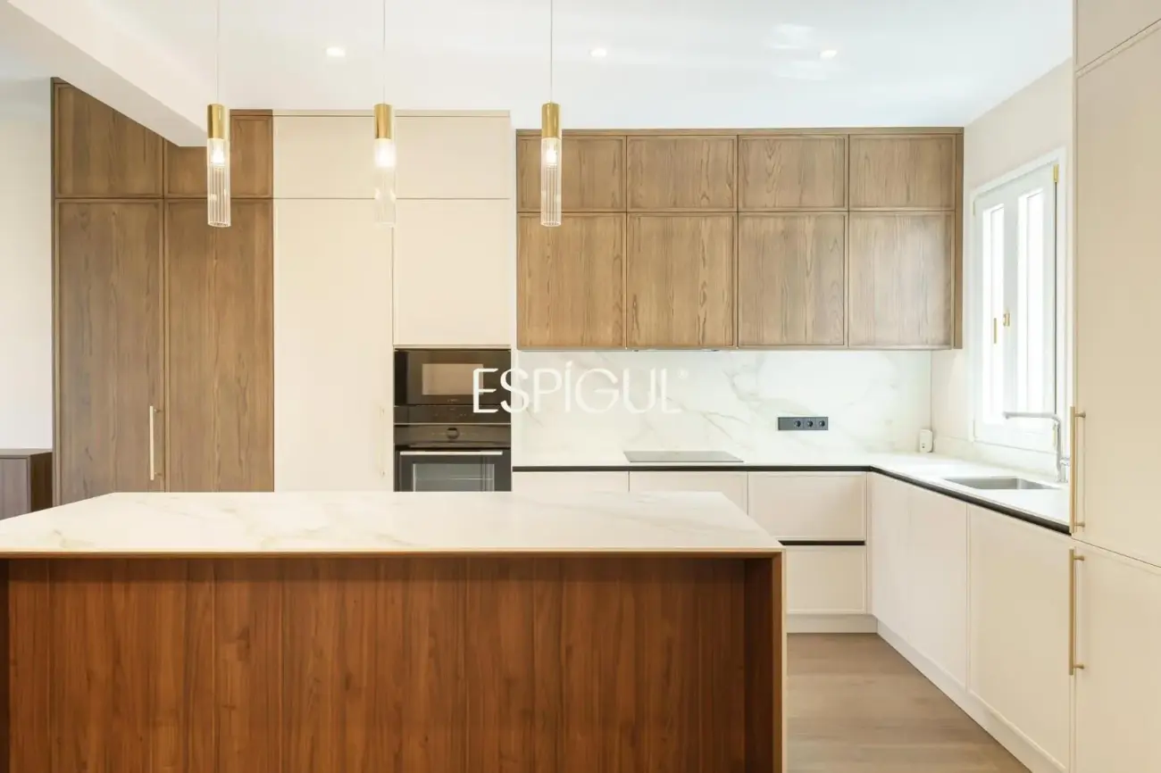 Exclusiu pis reformat en venda al carrer d’Aragó, la Dreta de l’Eixample