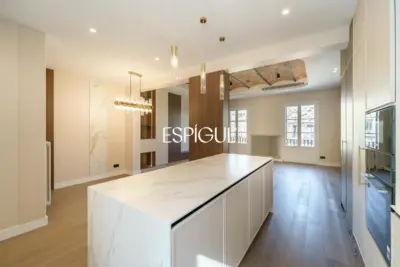 Exclusiu pis reformat en venda al carrer d’Aragó, la Dreta de l’Eixample