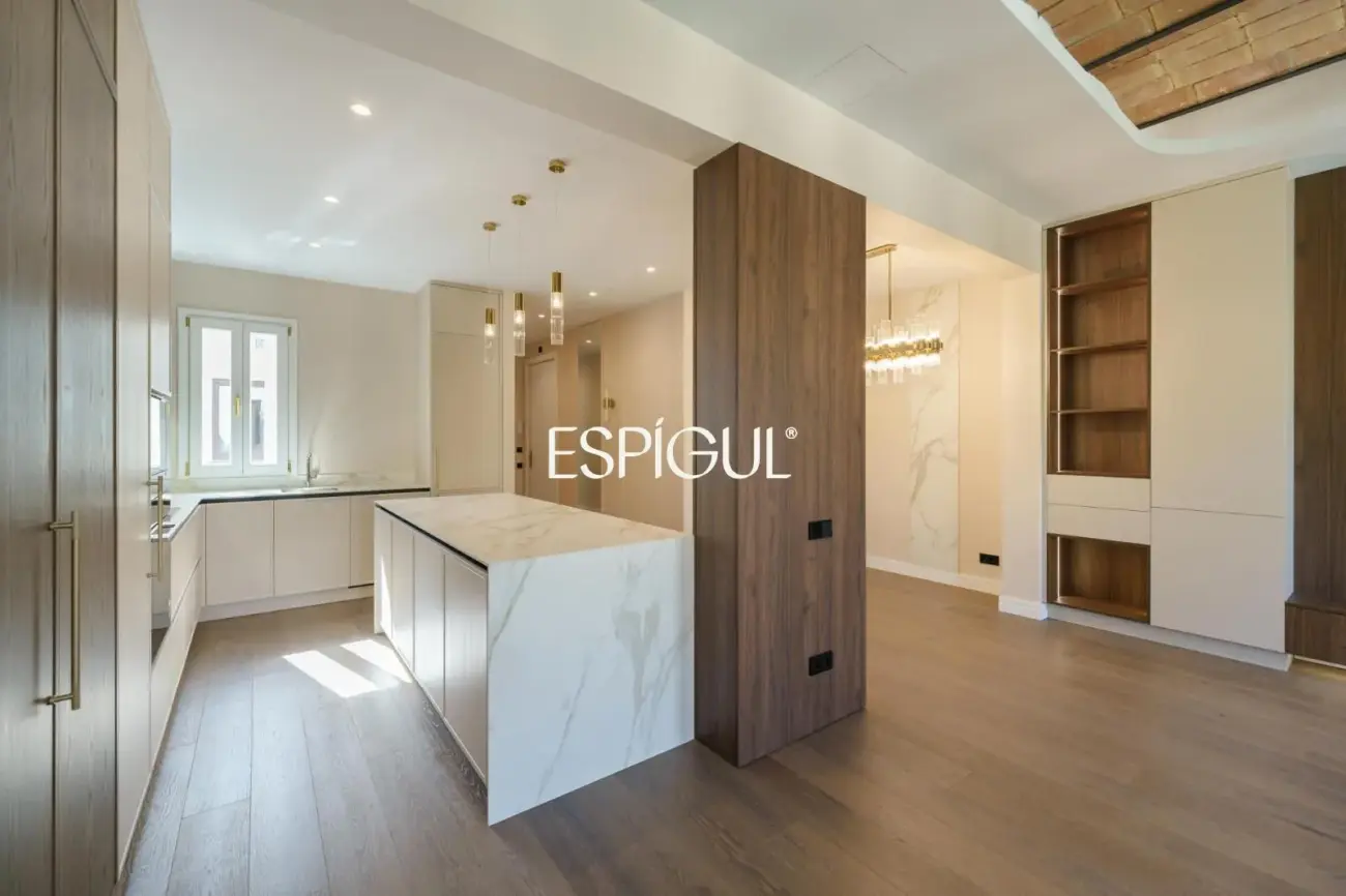 Exclusiu pis reformat en venda al carrer d’Aragó, la Dreta de l’Eixample