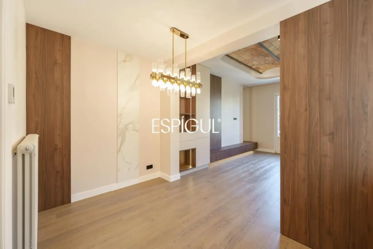 Exclusiu pis reformat en venda al carrer d’Aragó, la Dreta de l’Eixample