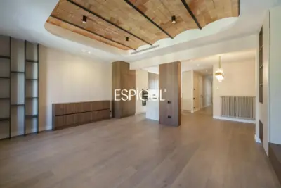 Exclusiu pis reformat en venda al carrer d’Aragó, la Dreta de l’Eixample