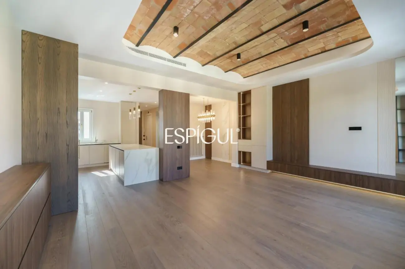 Exclusiu pis reformat en venda al carrer d’Aragó, la Dreta de l’Eixample