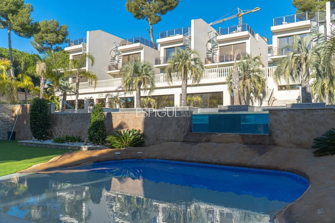 Hotel de 5 estrellas a la venta en Platja d’Aro