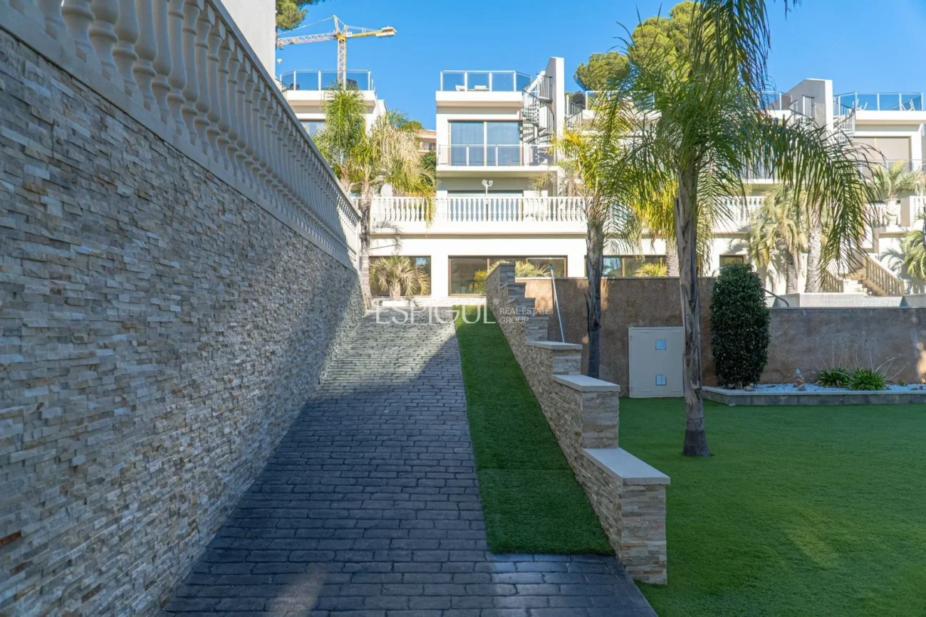 Hotel de 5 estrellas a la venta en Platja d’Aro