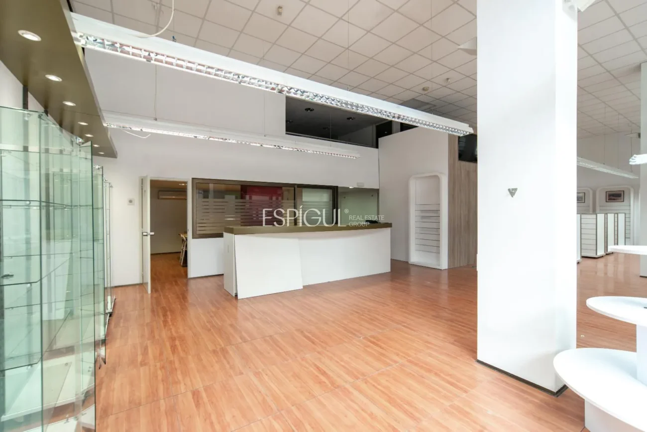 Local comercial a 300 m de la platja de Palamós