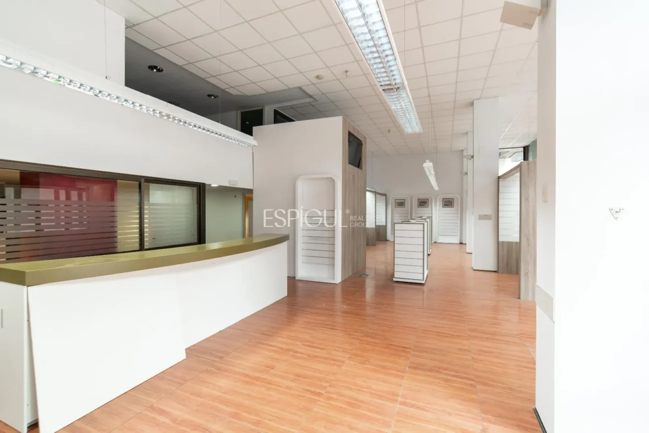 Local comercial a 300 m de la platja de Palamós