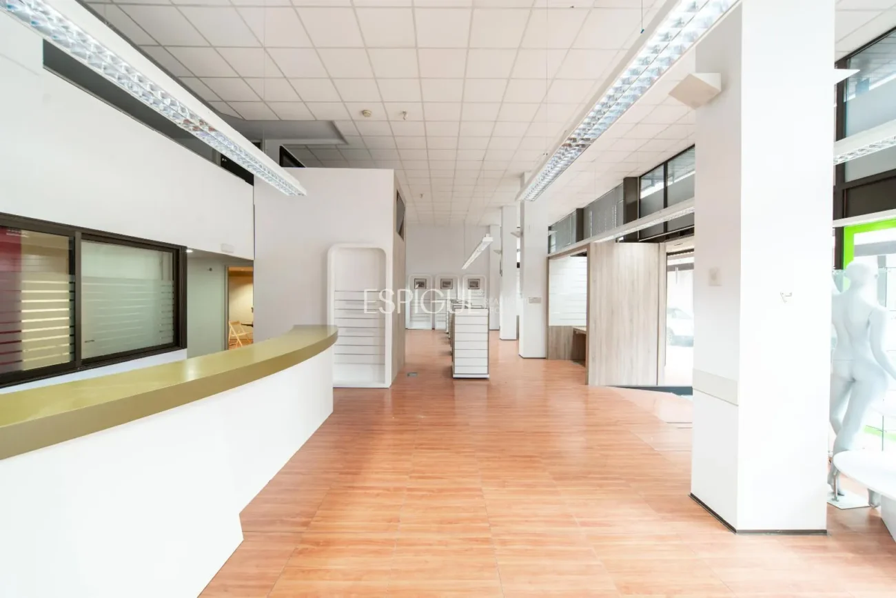 Local comercial a 300 m de la platja de Palamós