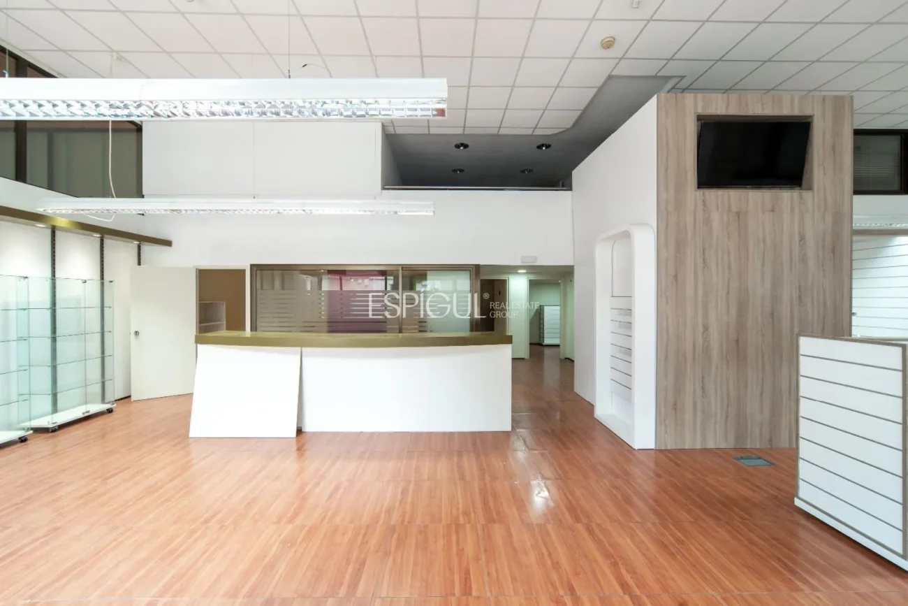 Local comercial a 300 m de la platja de Palamós