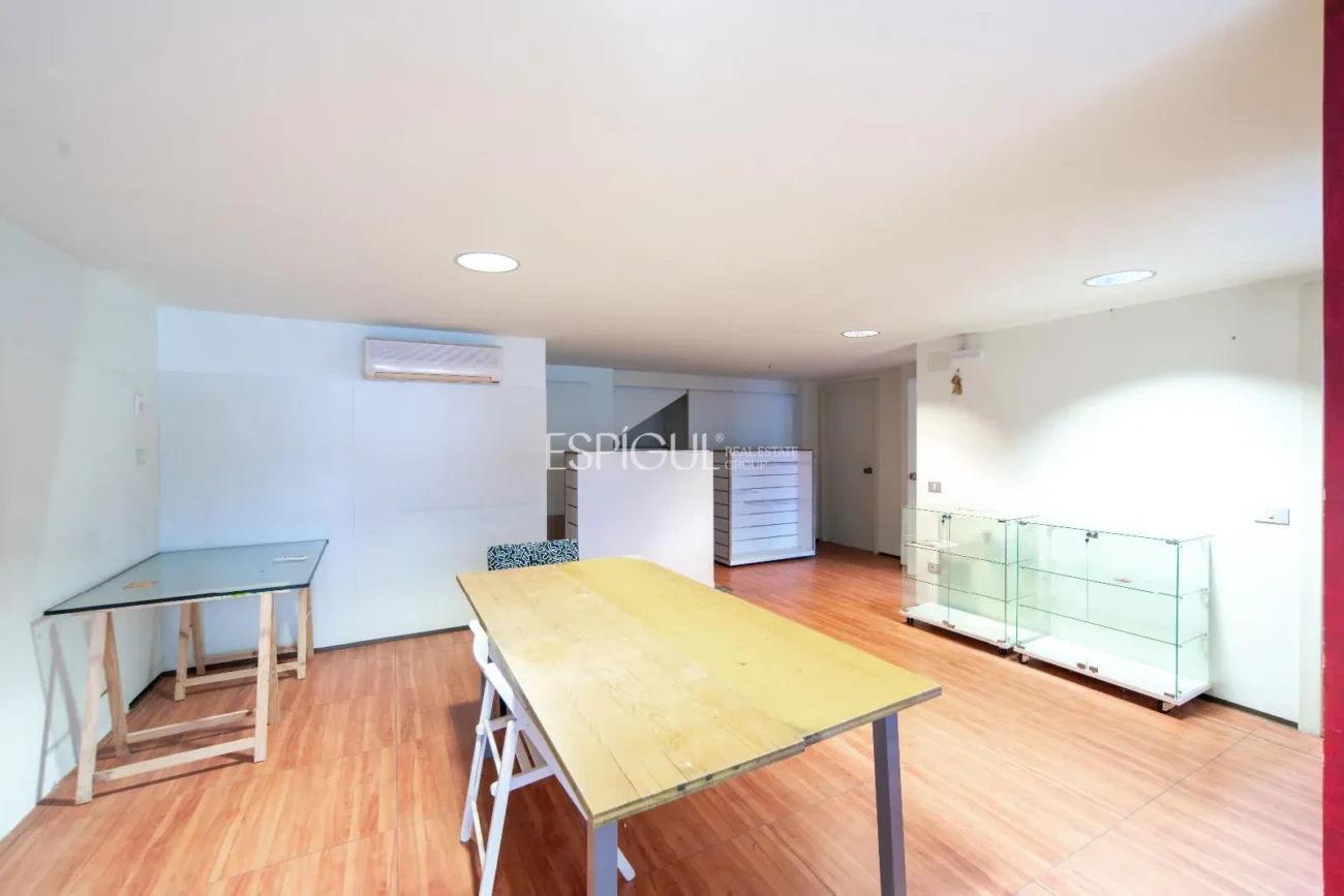 Local comercial a 300 m de la platja de Palamós