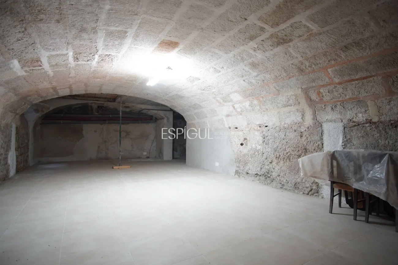 Помещение на продажу в центре Баньолеса