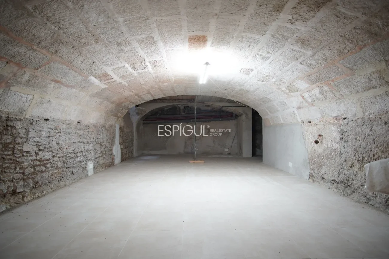 Помещение на продажу в центре Баньолеса