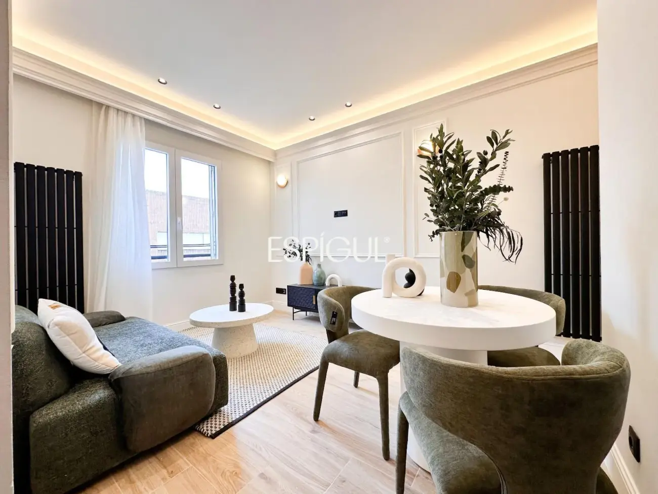 Lluminós pis exterior al carrer Duque de Sesto