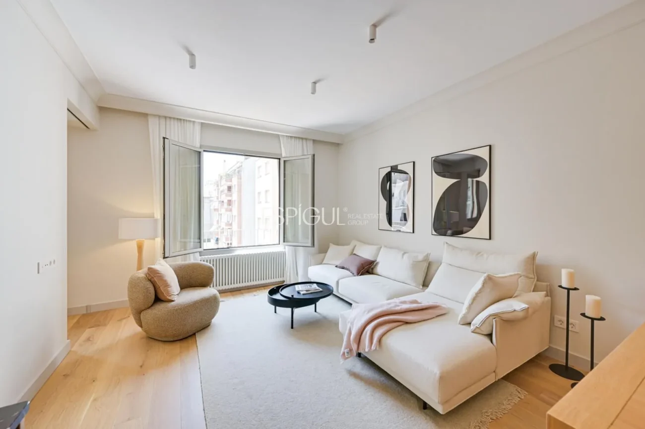 Magnífica vivienda reformada en Avenida de Sarriá