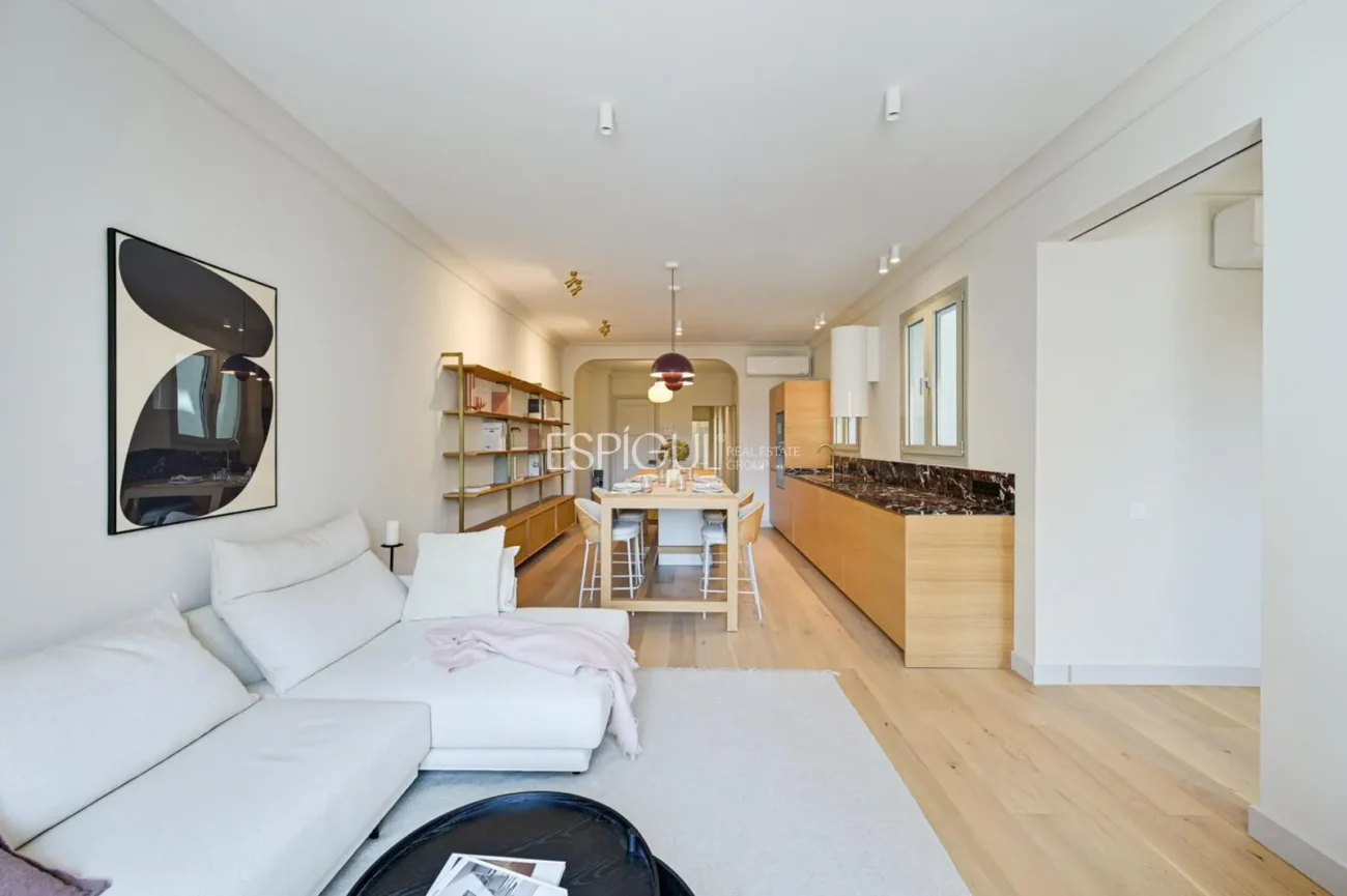 Magnífica vivienda reformada en Avenida de Sarriá