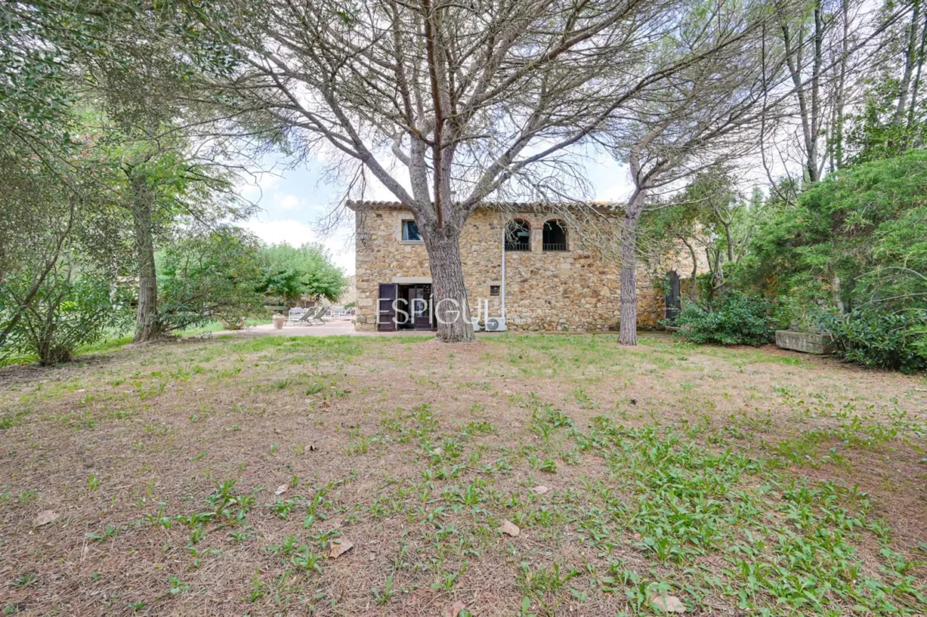 Masia única del segle XVII amb història i confort modern