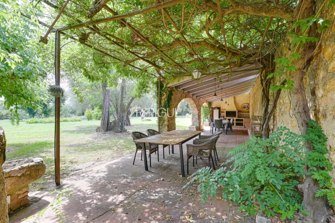 Masia única del segle XVII amb història i confort modern