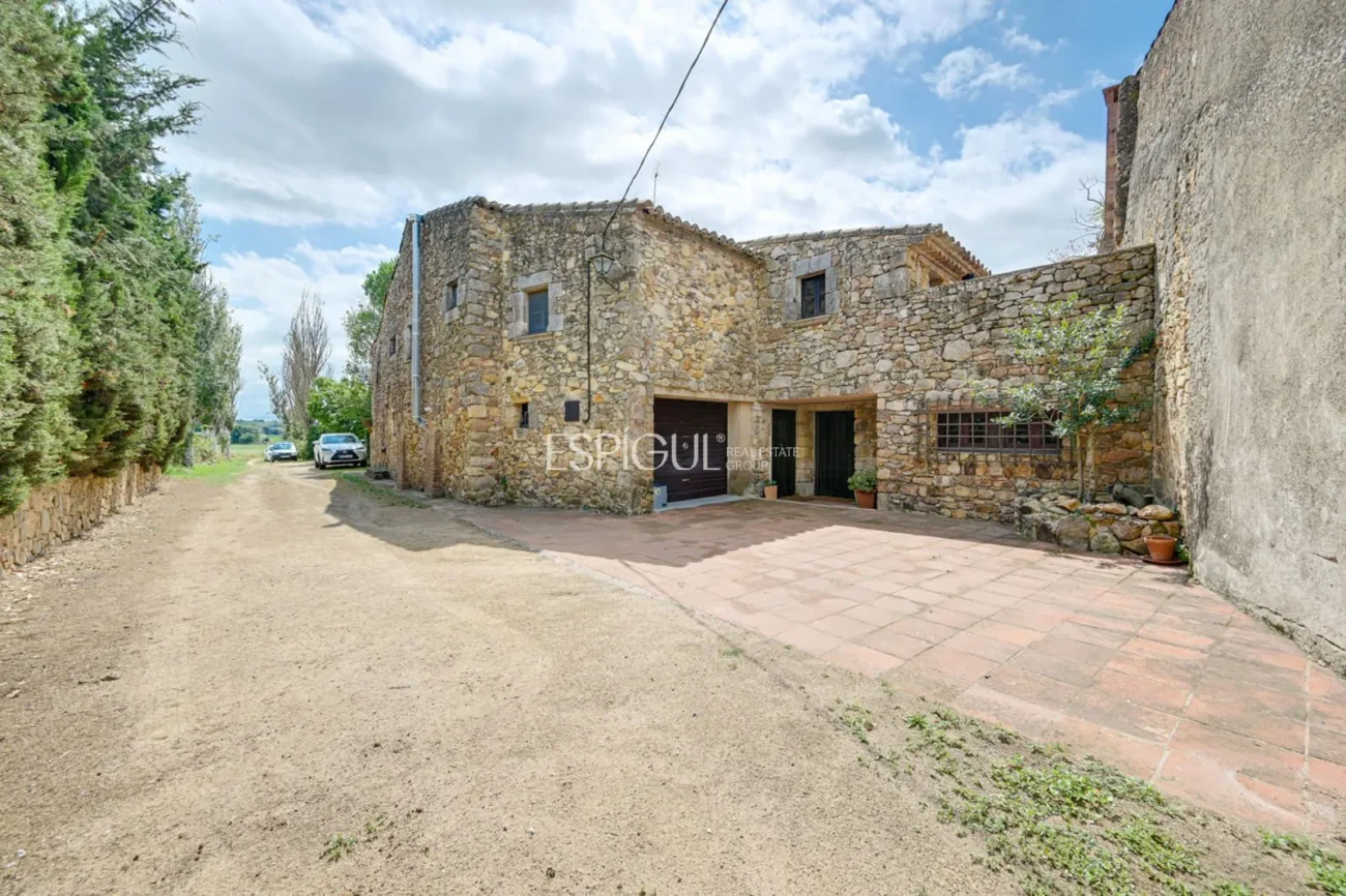 Masia única del segle XVII amb història i confort modern