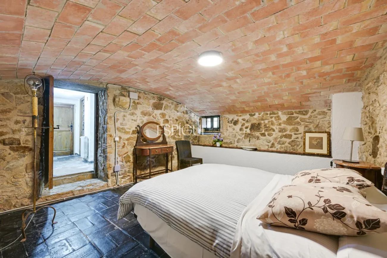 Masia única del segle XVII amb història i confort modern