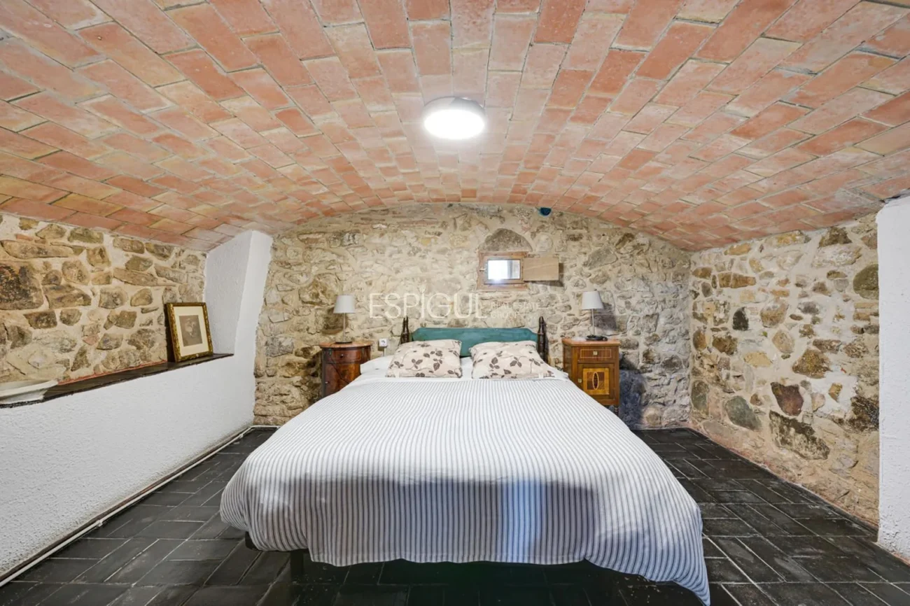 Masia única del segle XVII amb història i confort modern